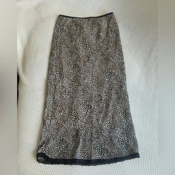 Vintage Y2K Forever 21 cheetah midi skirt